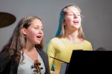 Balassi: Széllel tündökleni - közös improvizáció (Yanka és Dorina)